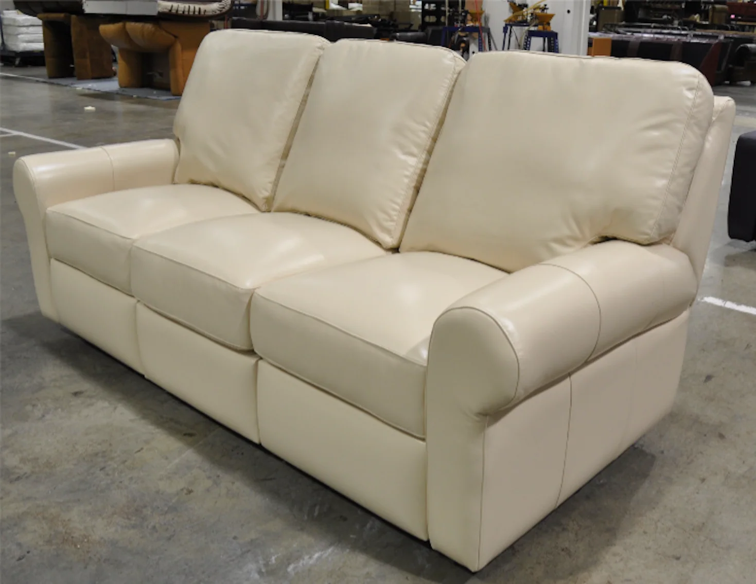 Omnia Piedmont Sectional - Image 4