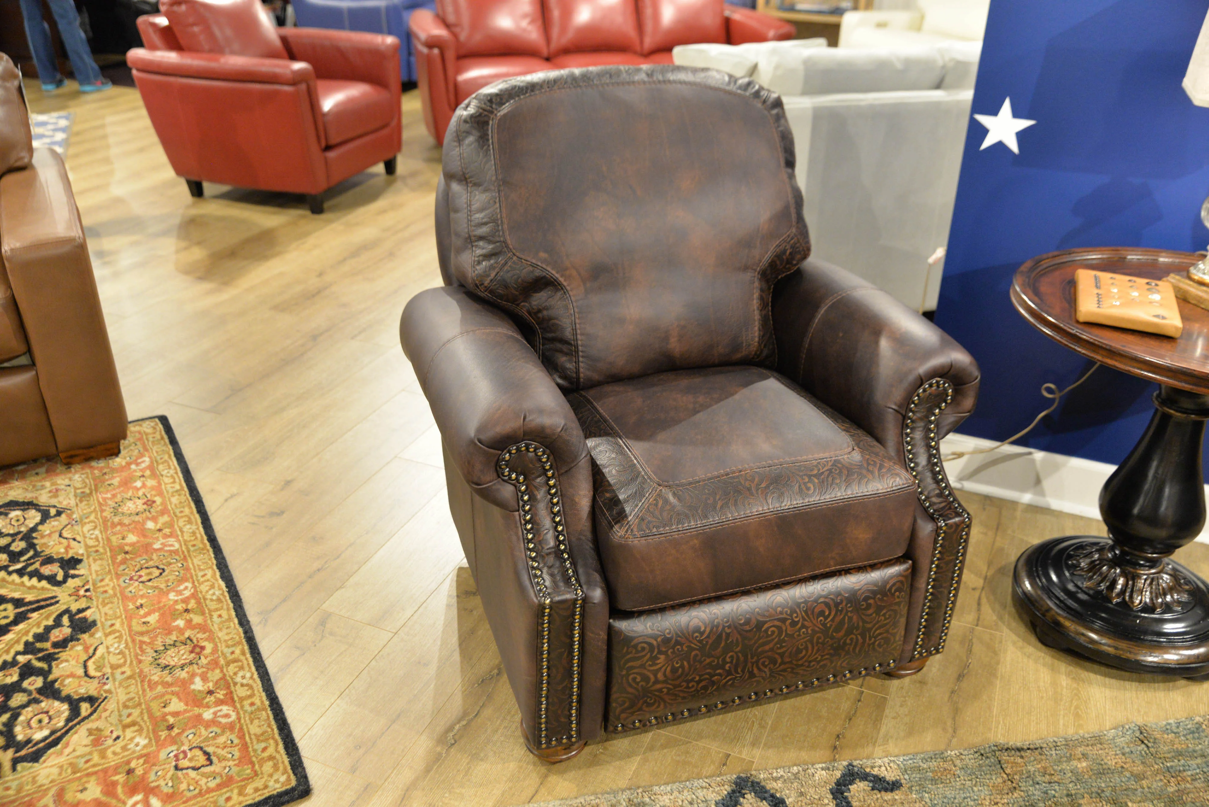 Omnia Riverton Chair - Image 2